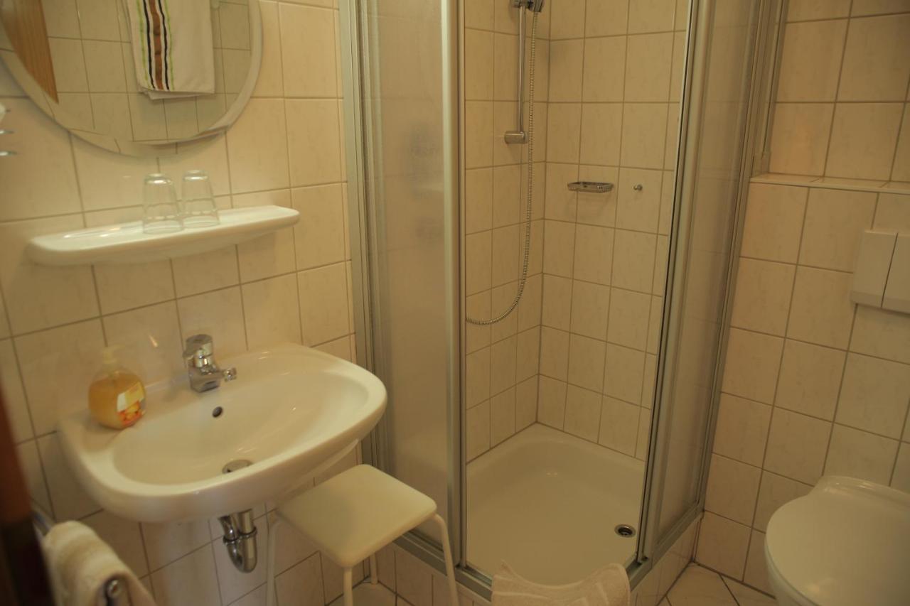 Landhotel Gasthof Zur Post Langewiese Quarto foto