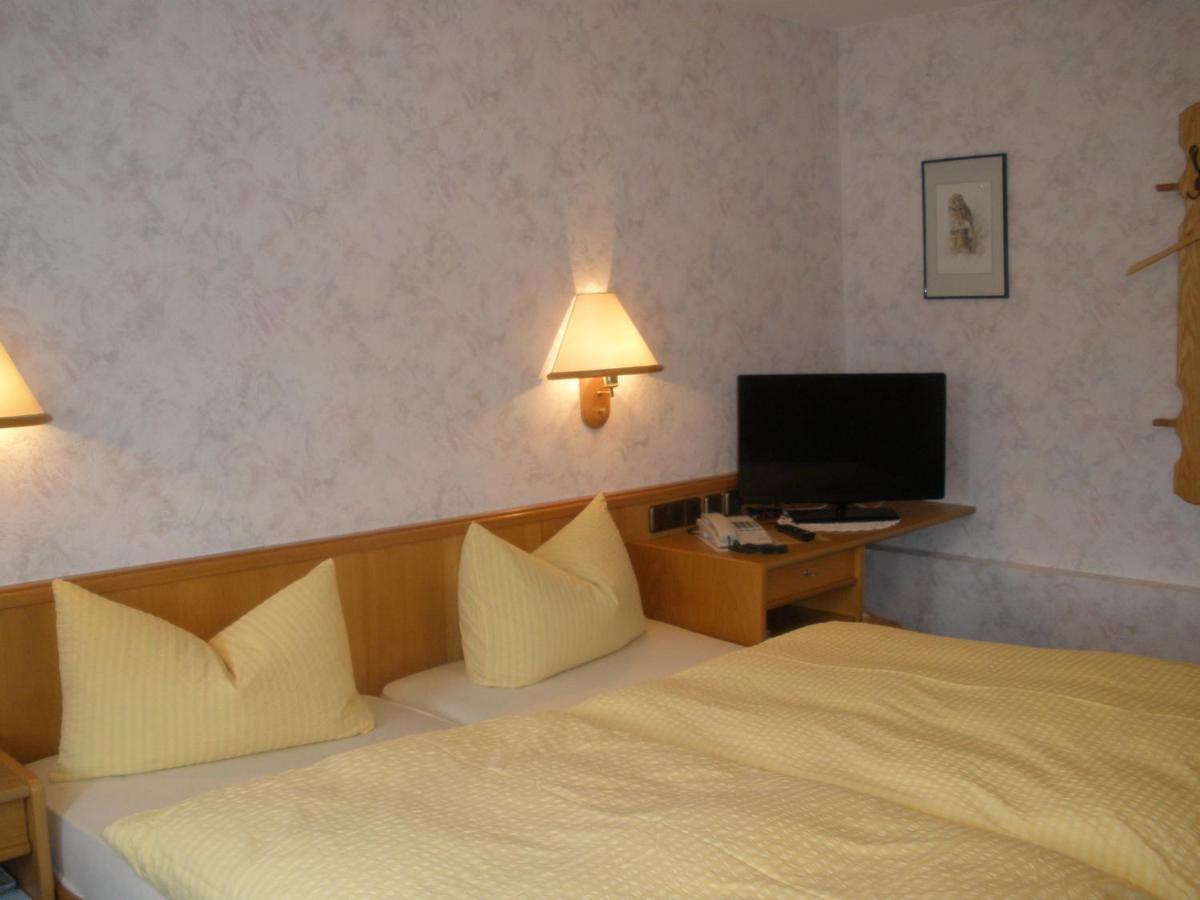 Landhotel Gasthof Zur Post Langewiese Quarto foto