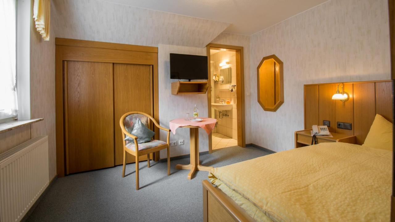 Landhotel Gasthof Zur Post Langewiese Quarto foto
